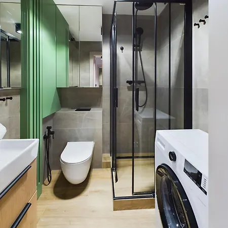 Beautiful For Two People By Renters * Varsóvia