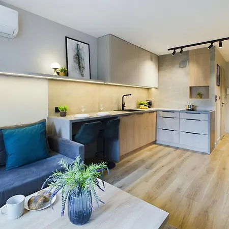 Lägenhet Beautiful For Two People By Renters Warszawa